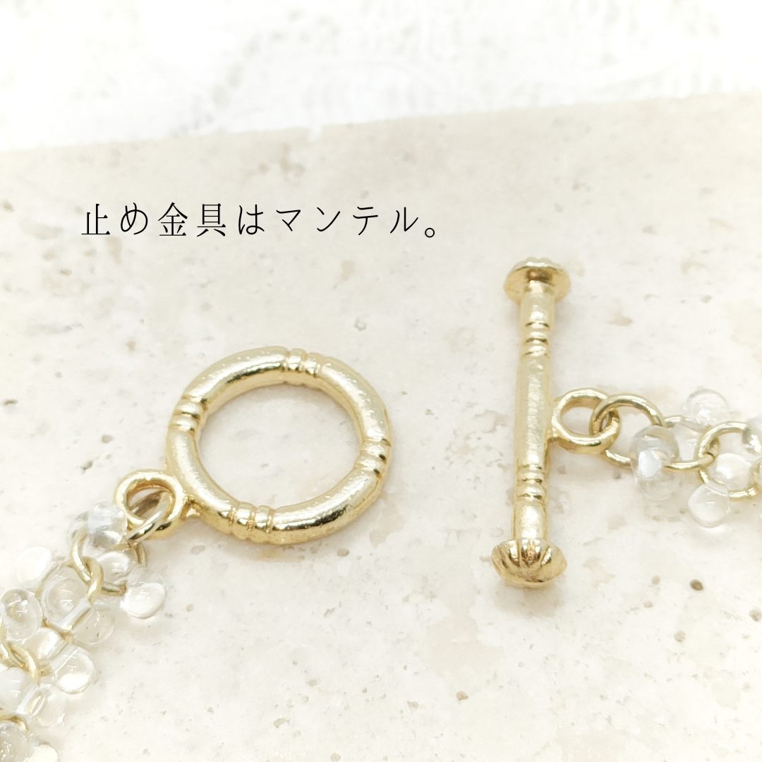 氷を纏うブレスレット