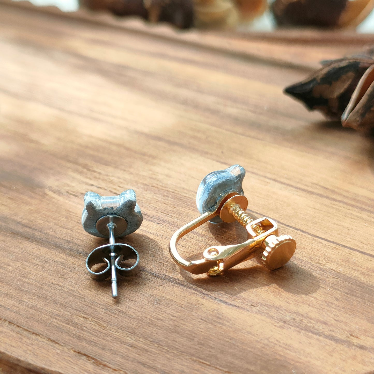 ガラスのぷっくり猫 ピアス・イヤリング