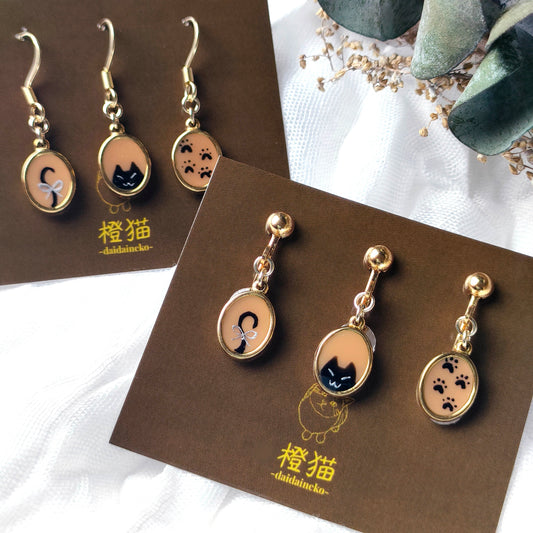 かぎしっぽの黒猫　セットピアス・イヤリング