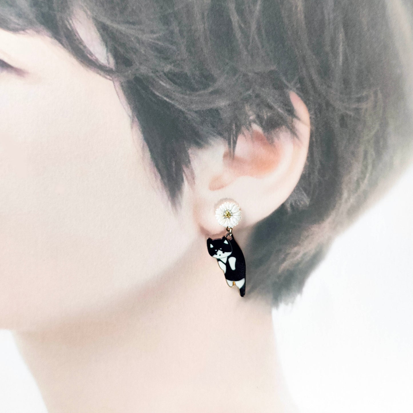 運ばれる猫　ピアス・イヤリング（単品 or ネックレスセット）