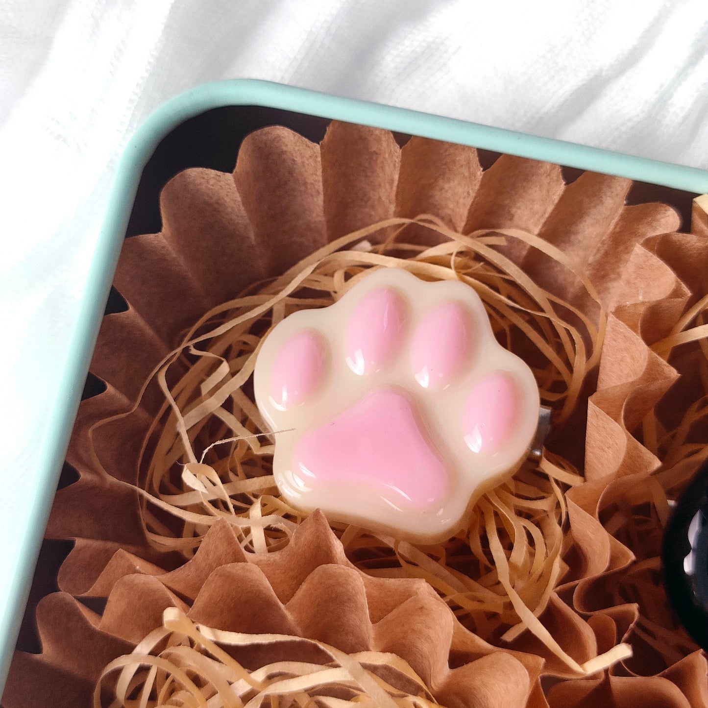 食べられないチョコレート缶　ブローチセット