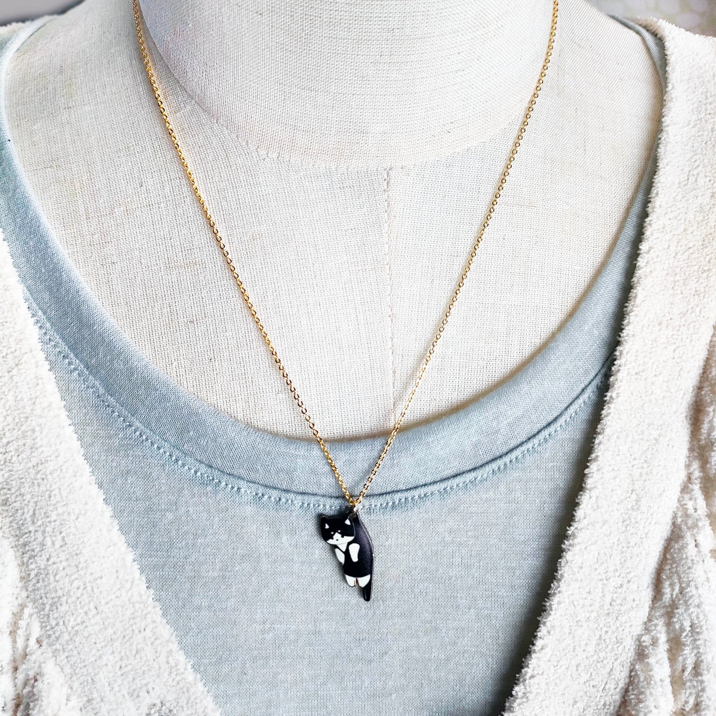 運ばれる猫　ピアス・イヤリング（単品 or ネックレスセット）