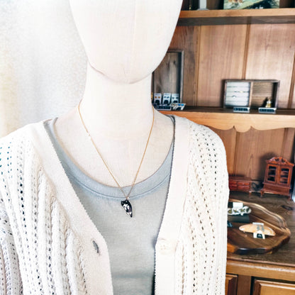 運ばれる猫　ピアス・イヤリング（単品 or ネックレスセット）