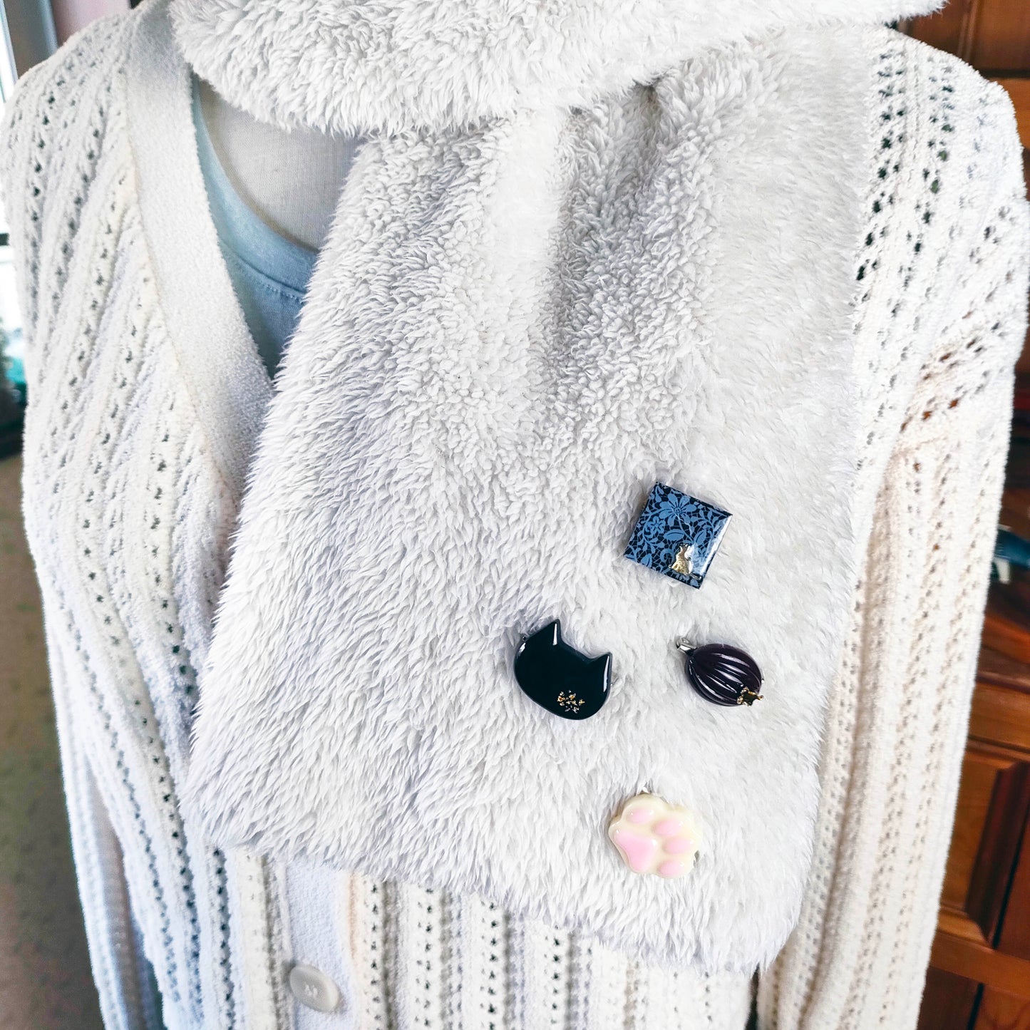 食べられないチョコレート缶　ブローチセット