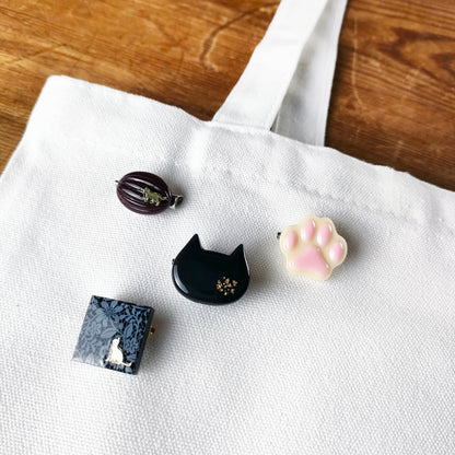 食べられないチョコレート缶　ブローチセット