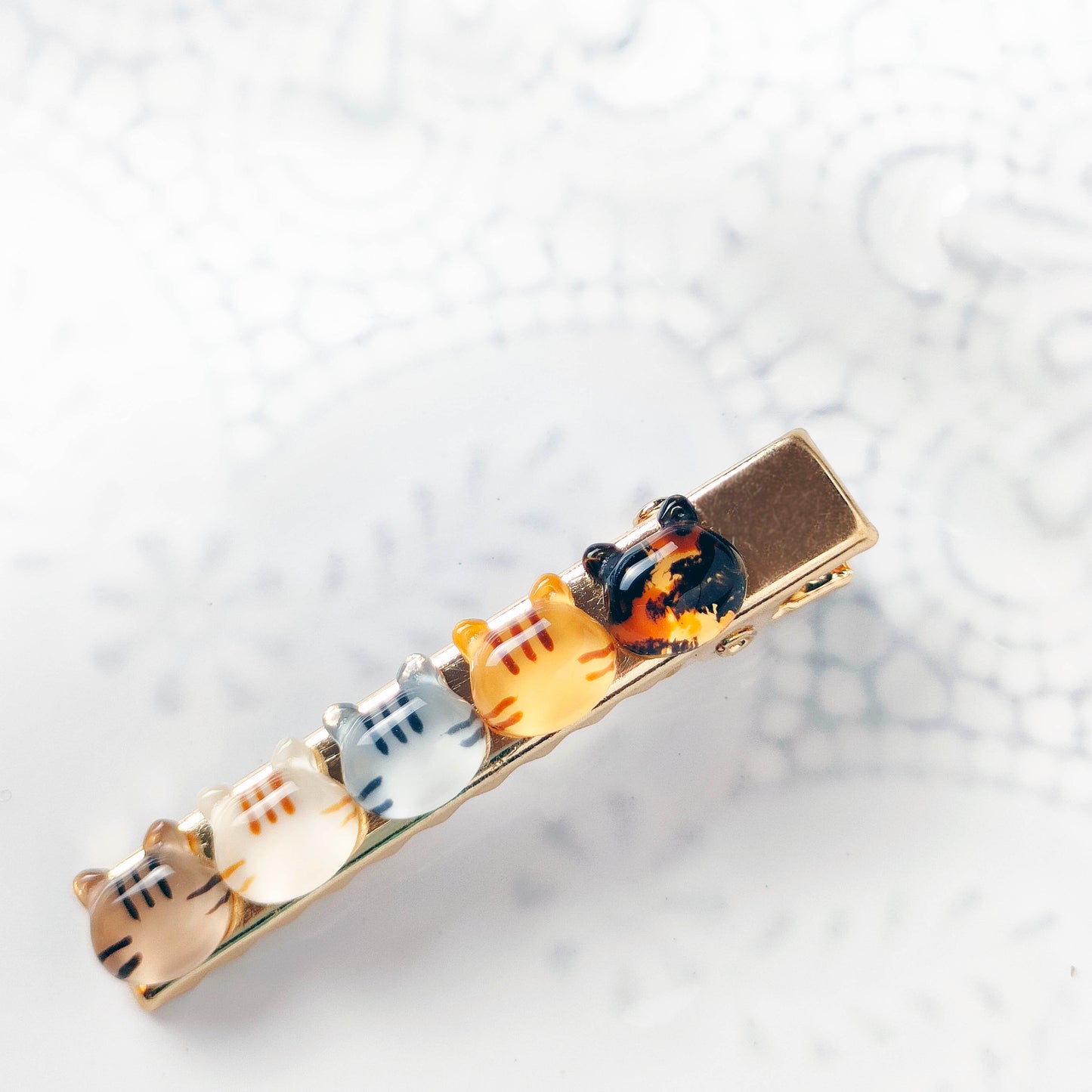 ガラスのぷっくり猫　5匹のヘアクリップ