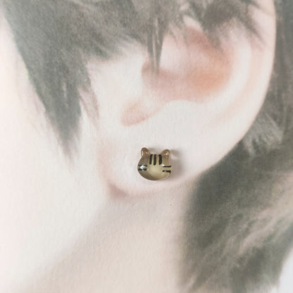 ガラスのぷっくり猫　ピアス・イヤリング